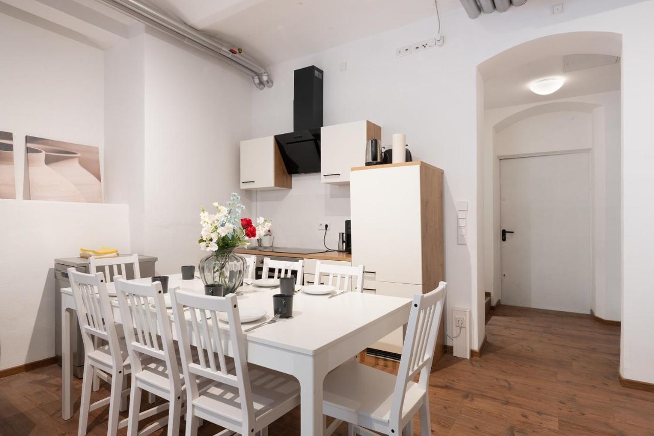 - 2 Bedroom With Great Kitchen Apartment