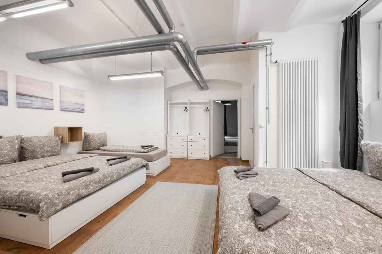 - 2 Bedroom With Great Kitchen Apartment